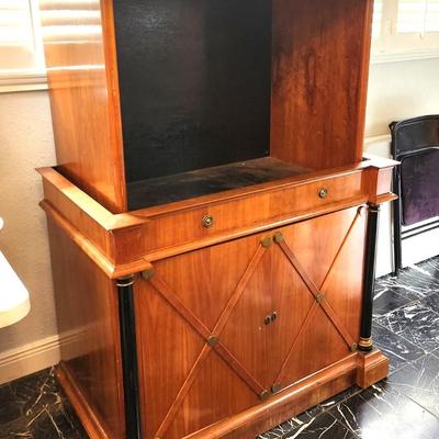 Lot #96  Vintage TV Cabinet w/Motor that raises TV - WORKS