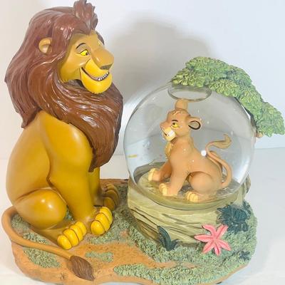 Rare Disney musical water globe