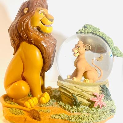 Rare Disney musical water globe