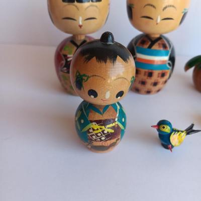 Bobble - head family with pets! Papa Bob, Momma Bob, Baby Bob, Grandma Bob, dog Bob, turtle Bob family, little birdie bob, and non-bob Frog.
