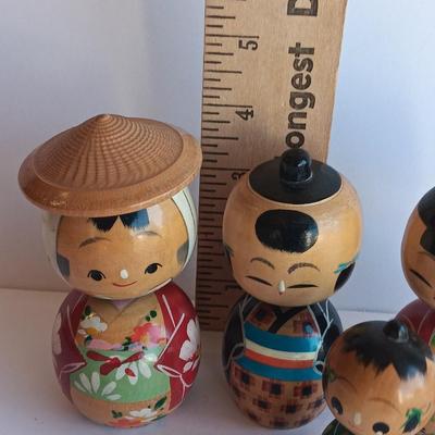 Bobble - head family with pets! Papa Bob, Momma Bob, Baby Bob, Grandma Bob, dog Bob, turtle Bob family, little birdie bob, and non-bob Frog.