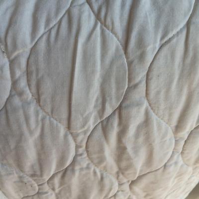 King sized Better Homes Bedspread / quilt with Small reversible design throw blanket.