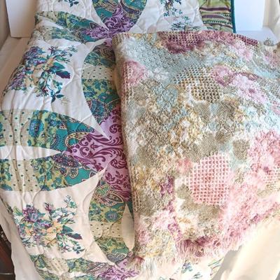 King sized Better Homes Bedspread / quilt with Small reversible design throw blanket.