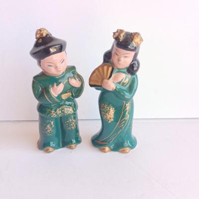 Vintage Empire Japan Oriental salt and Pepper shakers - people