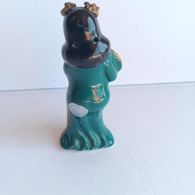 Vintage Empire Japan Oriental salt and Pepper shakers - people
