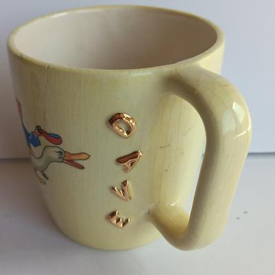 Dave mug with pig on front and frog inside with two frog figures