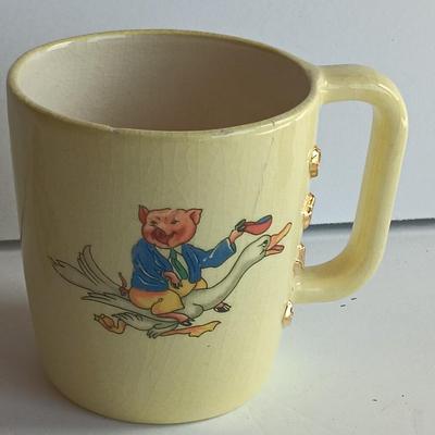 Dave mug with pig on front and frog inside with two frog figures