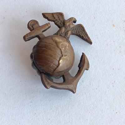 Vintage screw back USMC - Eagle, Globe & Anchor - United States Marine Corps lapel pin