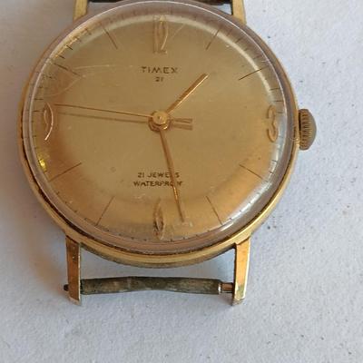 Vintage 1960's Timex 21 21 Jewels Waterproof vintage watch face and Basketball pin