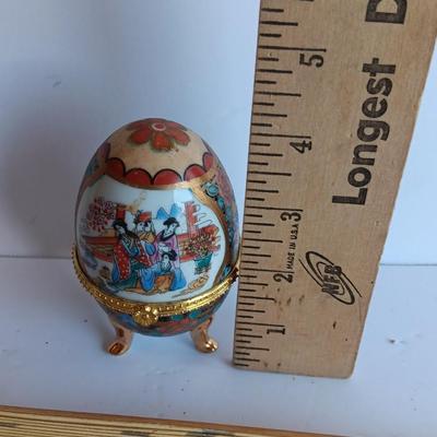 Vintage Hand fan with Fine porcelain hand painted Imperial Treasures Collection egg ring box