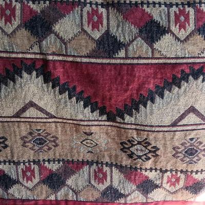 Queen Size Southwestern Flare comforter with pillow shams