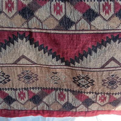 Queen Size Southwestern Flare comforter with pillow shams