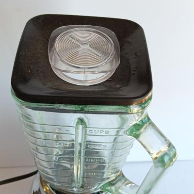 Vintage Osterizer Beehive Classic Blender -  Chrome and Glass - 5 Cup Capacity