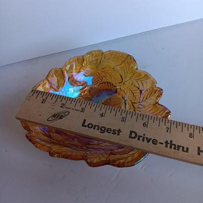 Vintage carnival glass berry bowl