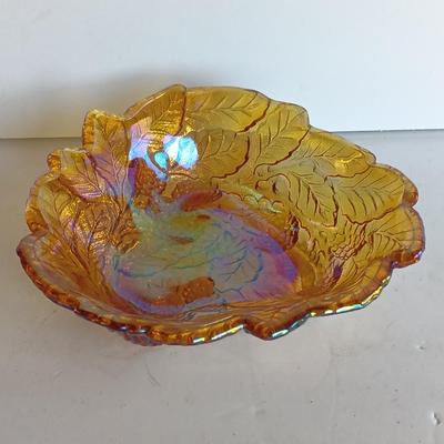 Vintage carnival glass berry bowl