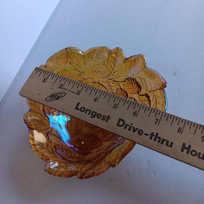 Vintage carnival glass berry bowl