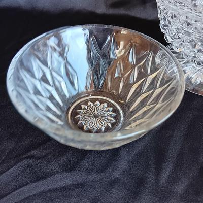 Vintage Anchor Hocking Wexford pattern Glass candy dish with lid and two 5" glass bowls