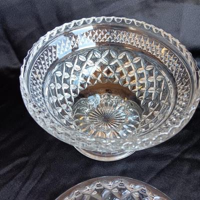 Vintage Anchor Hocking Wexford pattern Glass candy dish with lid and two 5" glass bowls