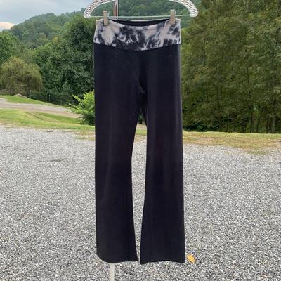 Chicoâ€™s Jeans with Vyana & Bella Canvas Yoga Pants, Size 6/S-M (O-HS)