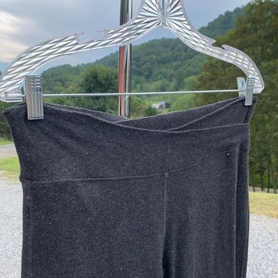 Chicoâ€™s Jeans with Vyana & Bella Canvas Yoga Pants, Size 6/S-M (O-HS)