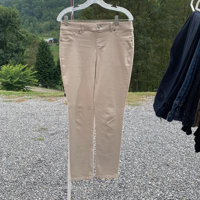 Chicoâ€™s Jeans with Vyana & Bella Canvas Yoga Pants, Size 6/S-M (O-HS)