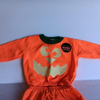 Halloween 6-month Jog Togs sweatsuit outfit glow in the dark Perfect for your little Pumpkin