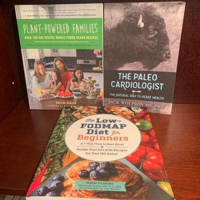 NYT Best Seller â€˜Medical Mediumâ€™ Books Plus â€˜Plant Paradoxâ€™ & More (O-HS)