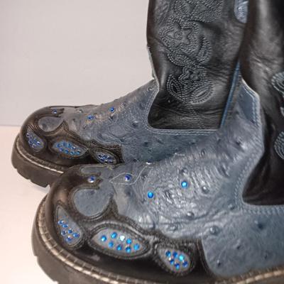 Like new size 8 women's ROPER cowboy boot low rise