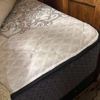 Thomasville queen bed frame and Mattresses