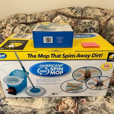 Hurricane Spin mop New in Box with extra head