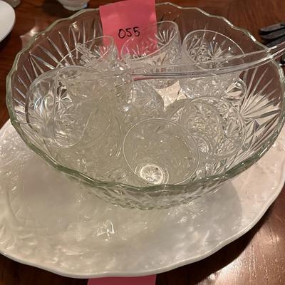 Punch Bowl with 12 cups and Extra platter