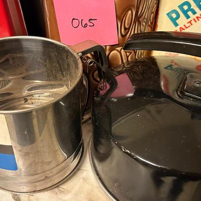 Mixed lot of Kitchen Items