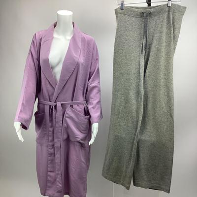 657 Magellan's Travel Gear Robe Lord & Taylor Cashmere