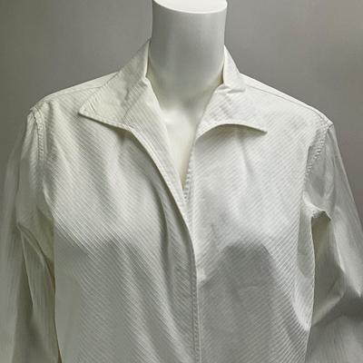 Lot 646. Pair of Bassetti Womenâ€™s Tops