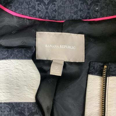 671 Banana Republic Blazer & Top