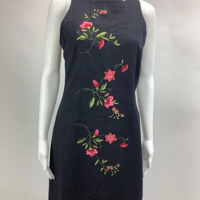 673 ULTRA Dress Embroidered Flowers