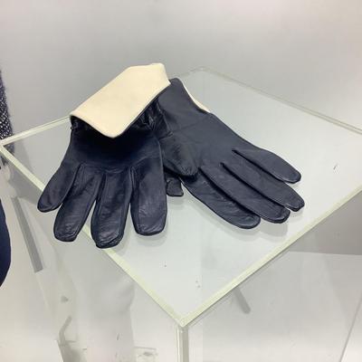 Lot 664. Banana Republic Navy /White Jacket/Blazer & Leather Gloves