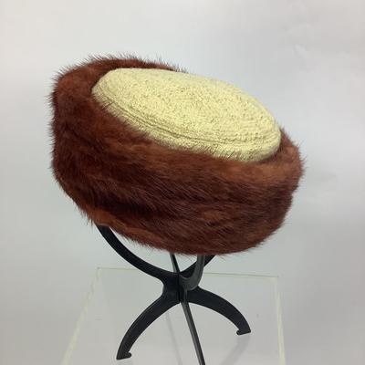 Lot 685 Vintage Schiaparelli Paris Red/Brown Mink Rimmed Pill Box Hat