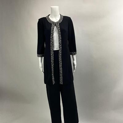 Lot 728. St John Collection Knit Suit ( pants & jacket )