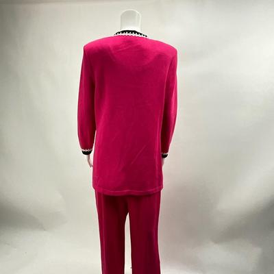 Lot 734 St. John Collection Pink Santana Knit 3pc Suit