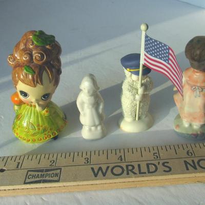 Lot 540:  Lot of oFigurines