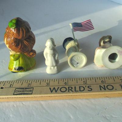 Lot 540:  Lot of oFigurines