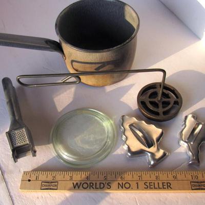 Lot 545:  Misc Kitchenware Lot