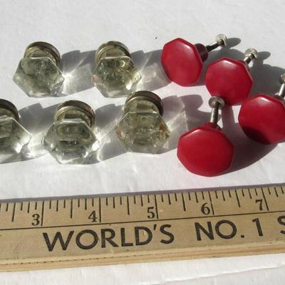 Lot 554: 2 Kinds of Vintage Door Knobs