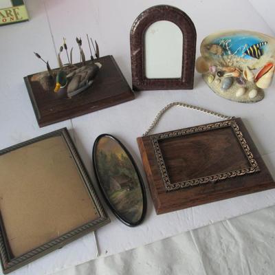 Lot 555:  Lot of Decorative Items