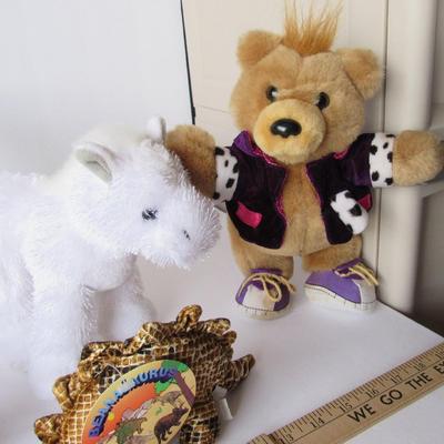 Lot 578:  Lot of Older Stuffed Toys