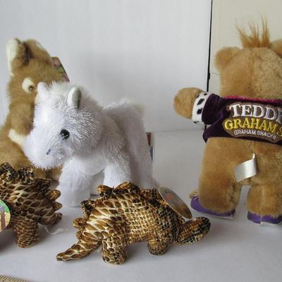 Lot 578:  Lot of Older Stuffed Toys