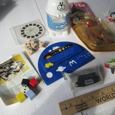 Lot 589:  Lot of Vintage Toys and Kids Stuff