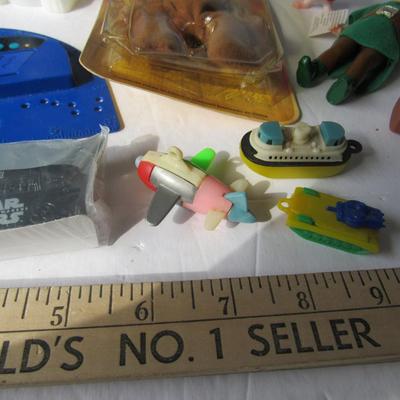 Lot 589:  Lot of Vintage Toys and Kids Stuff