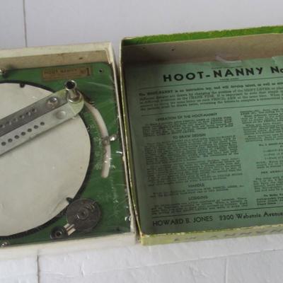 Lot 592:  Vintage Hoot-Nanny Game